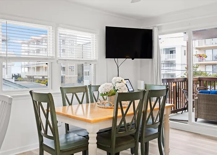 119 Steps To New Kitchen & Ocean View Holiday home