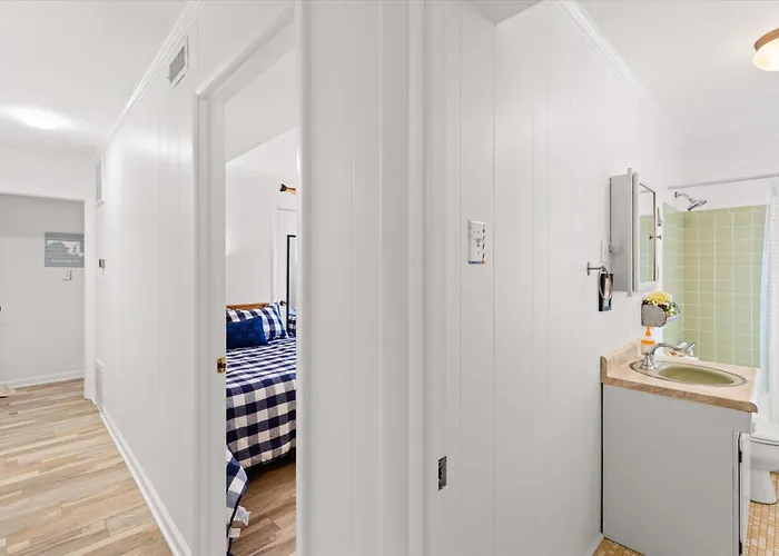 119 Steps To New Kitchen & Ocean View *